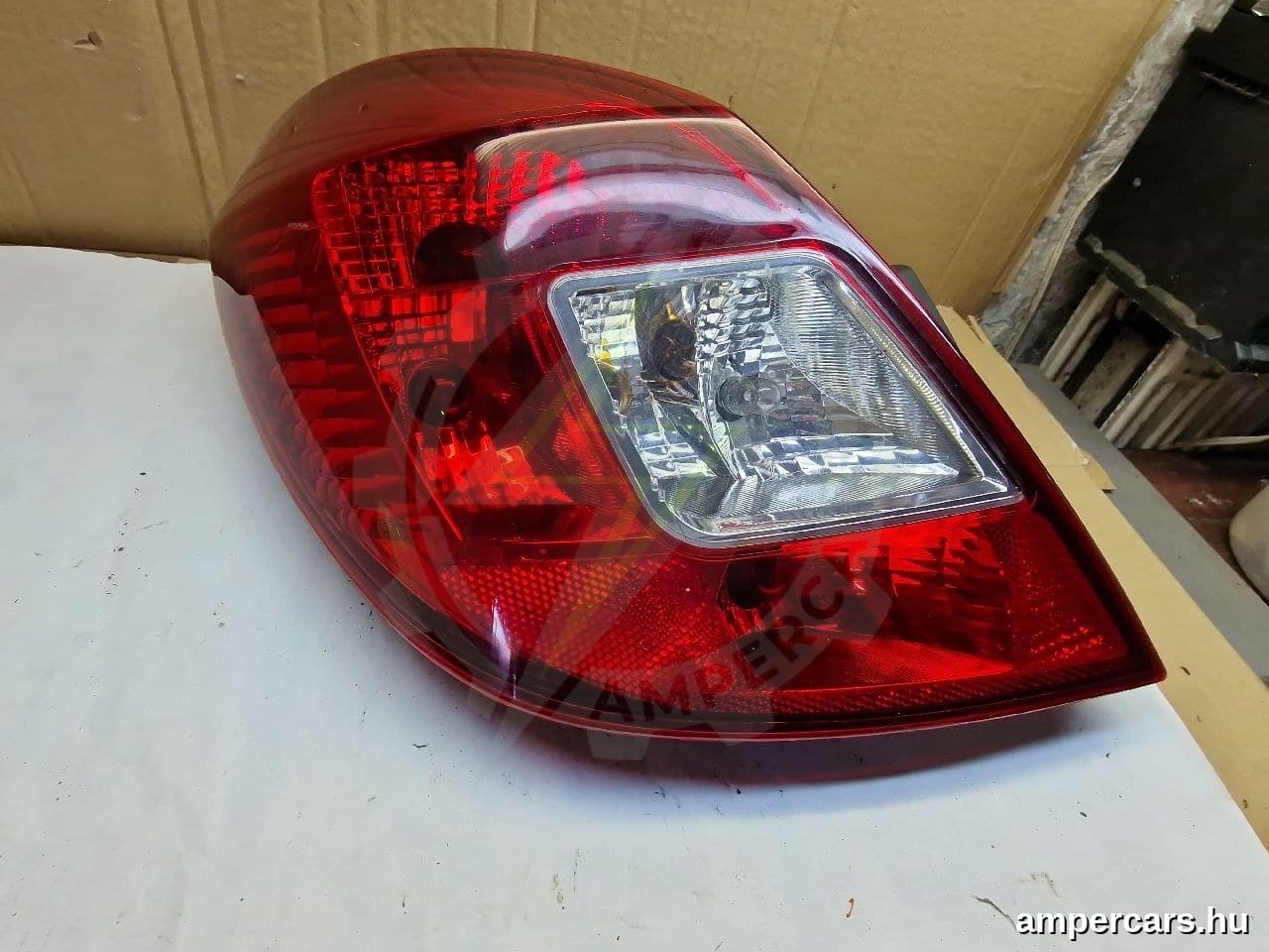 OPEL CORSA D - Hátsó Lámpa