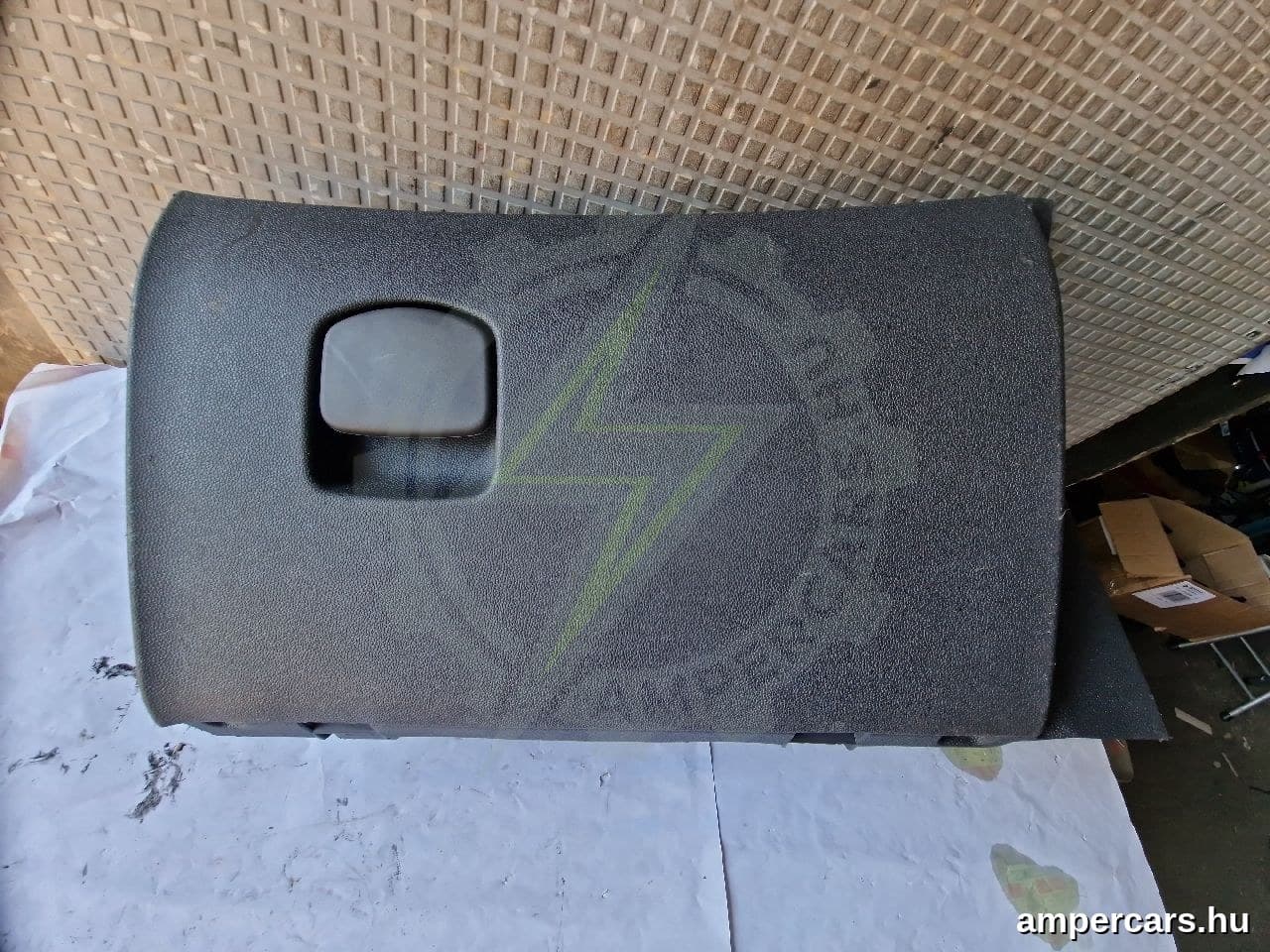 OPEL CORSA D - Kesztyűtartó