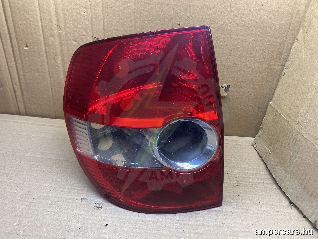 VW FOX (5Z1, 5Z3) - Hátsó Lámpa