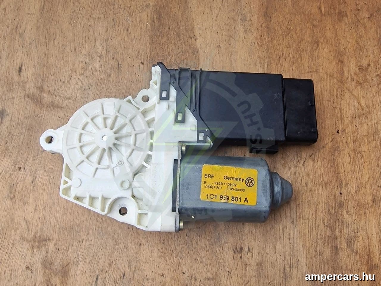 VW GOLF IV (1J1) - Ablakemelő Motor
